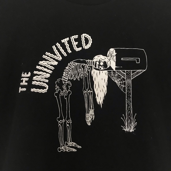 Graphic Tee / T-shirt with skeleton design - Picture 2 of 3